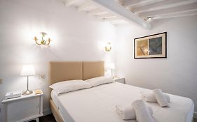 The Luxor Suites - Capponi